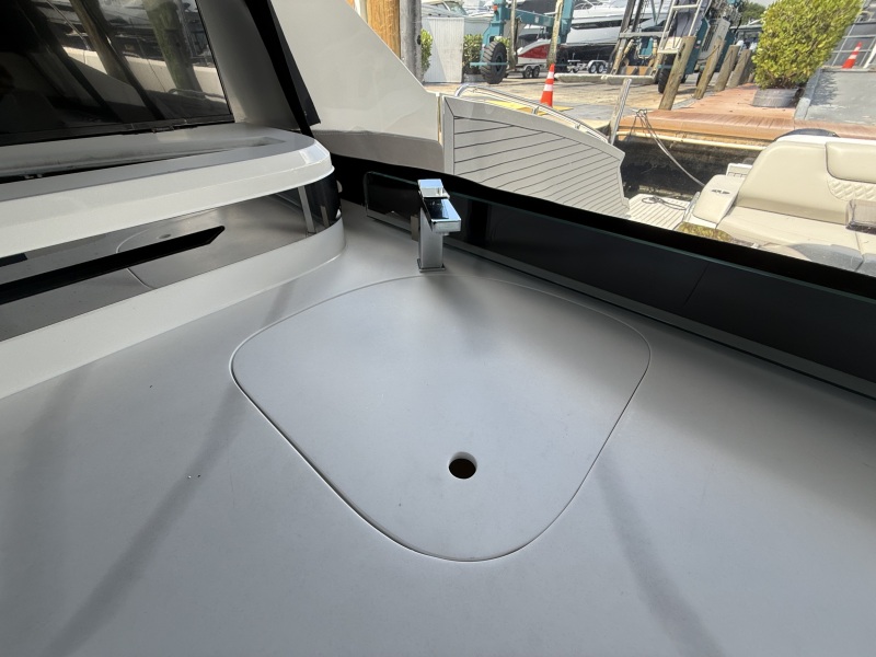 50' 2024 Cruisers Yachts 50 GLS Outboard