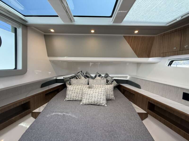 50ft Cruisers Yachts Yacht For Sale