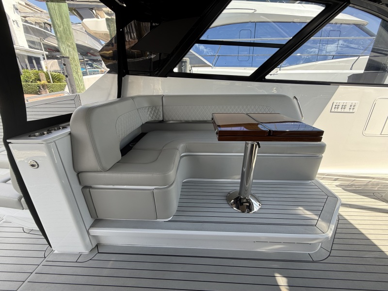 50' 2024 Cruisers Yachts 50 GLS Outboard