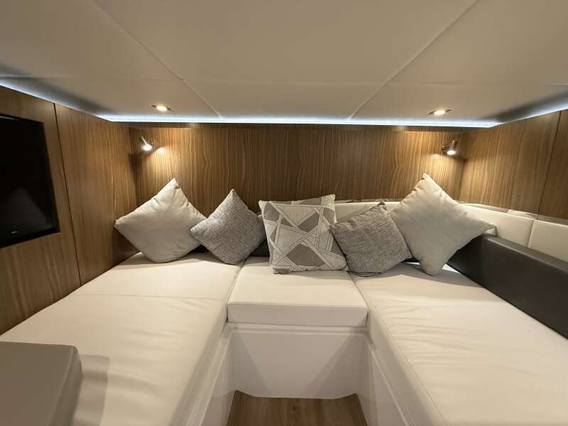 50ft Cruisers Yachts Yacht For Sale