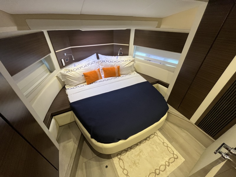 54' 2015 Azimut 54 FLY