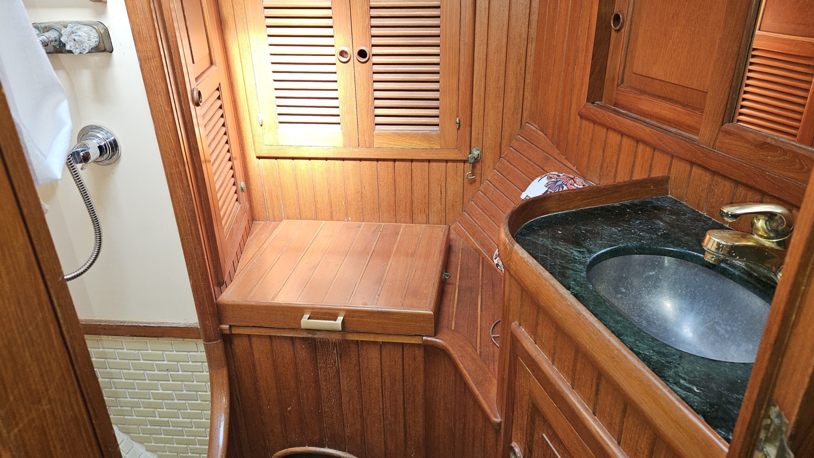 33' 1985 Hans Christian 33T