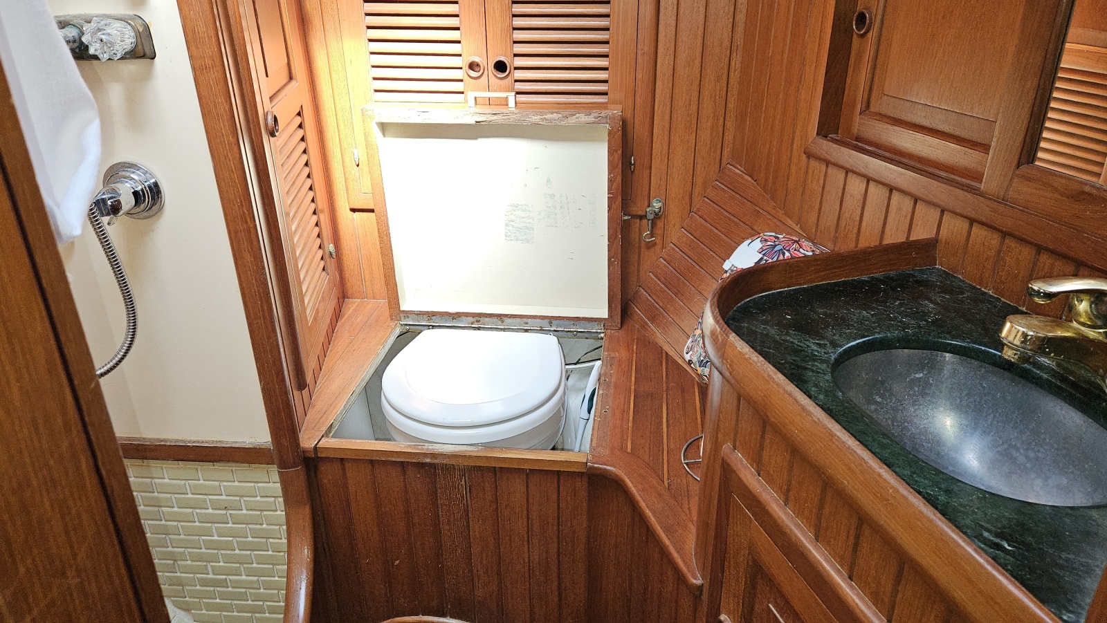 33' 1985 Hans Christian 33T