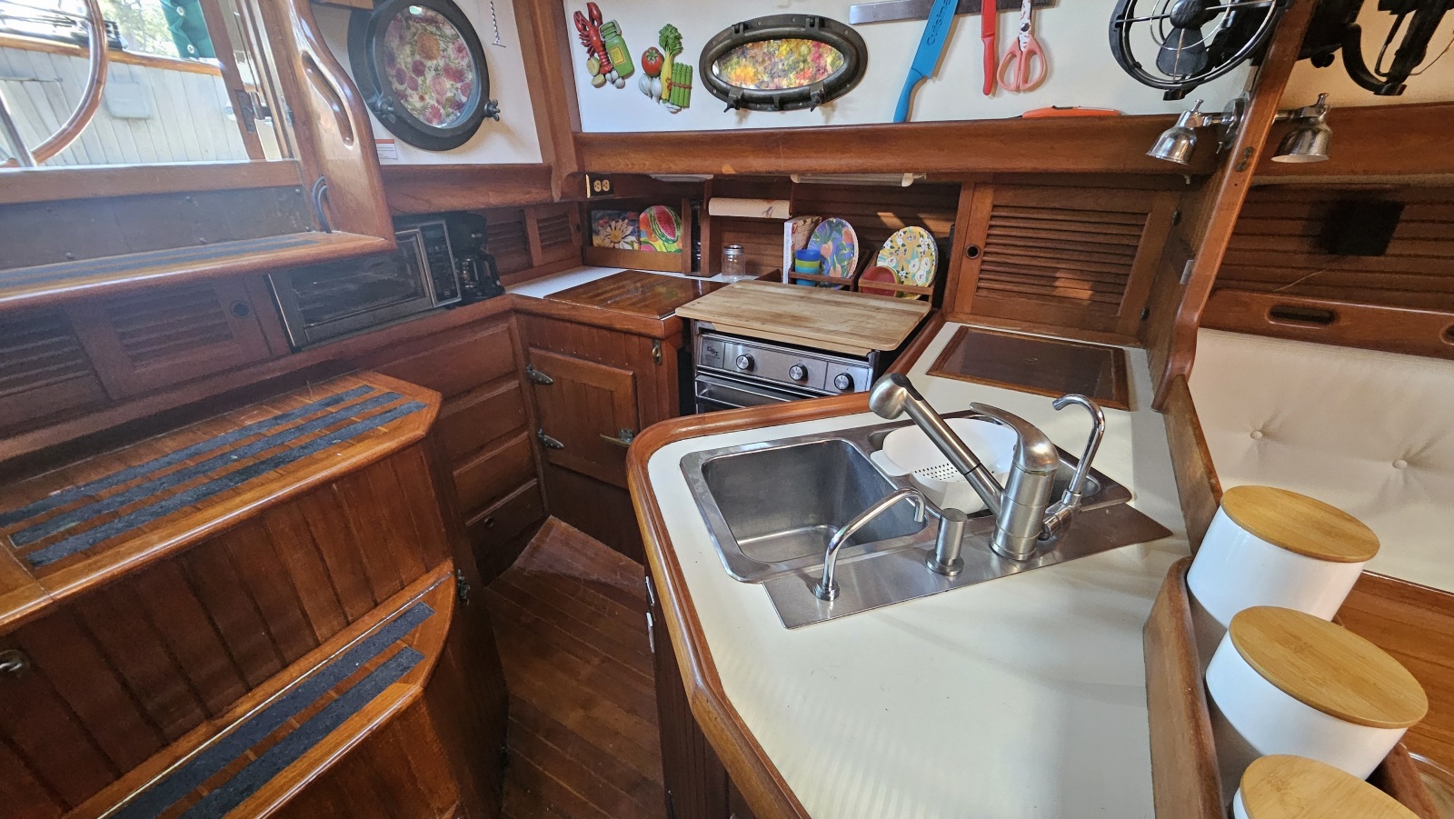 33' 1985 Hans Christian 33T