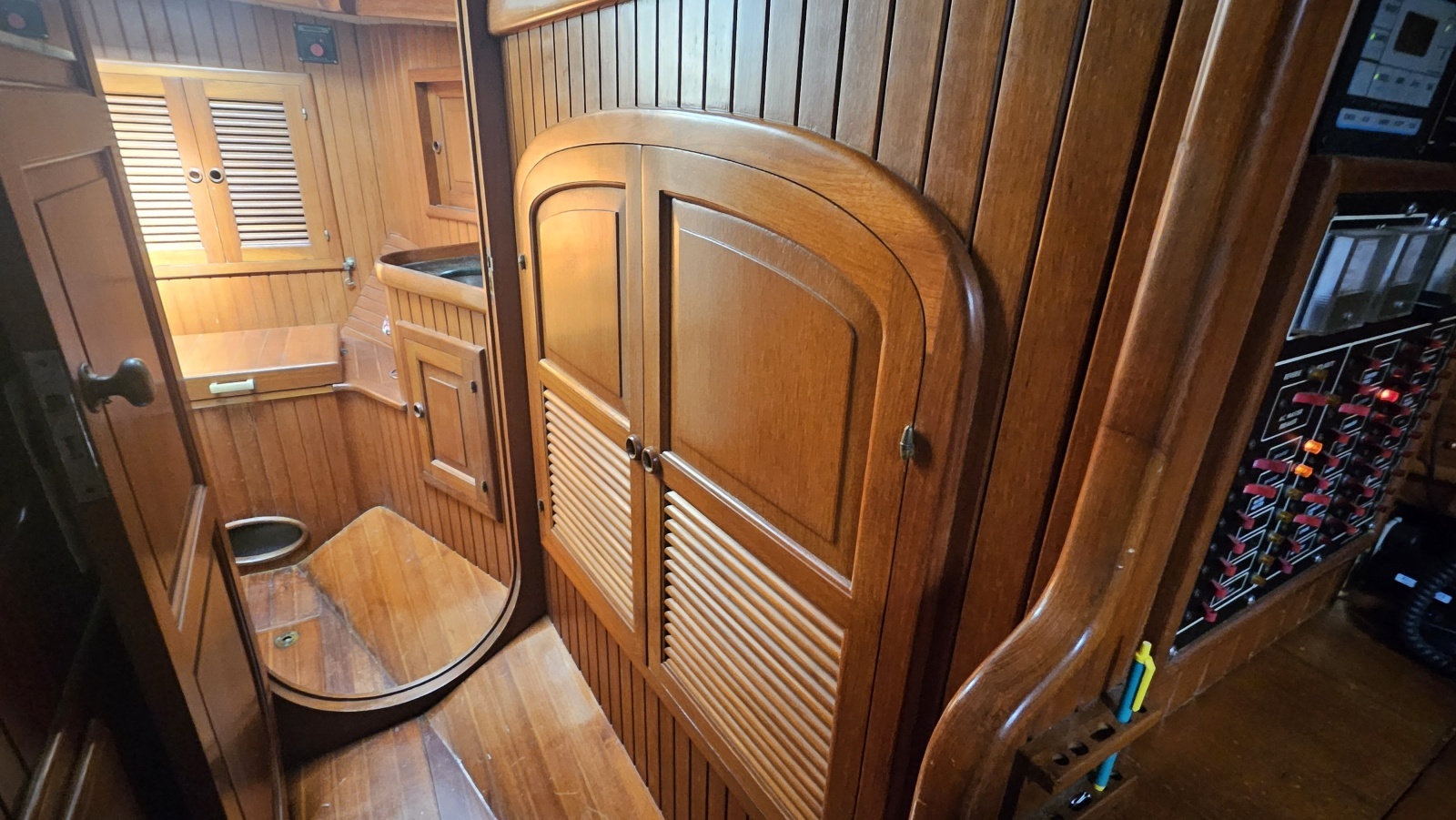 1985 Hans Christian 33T