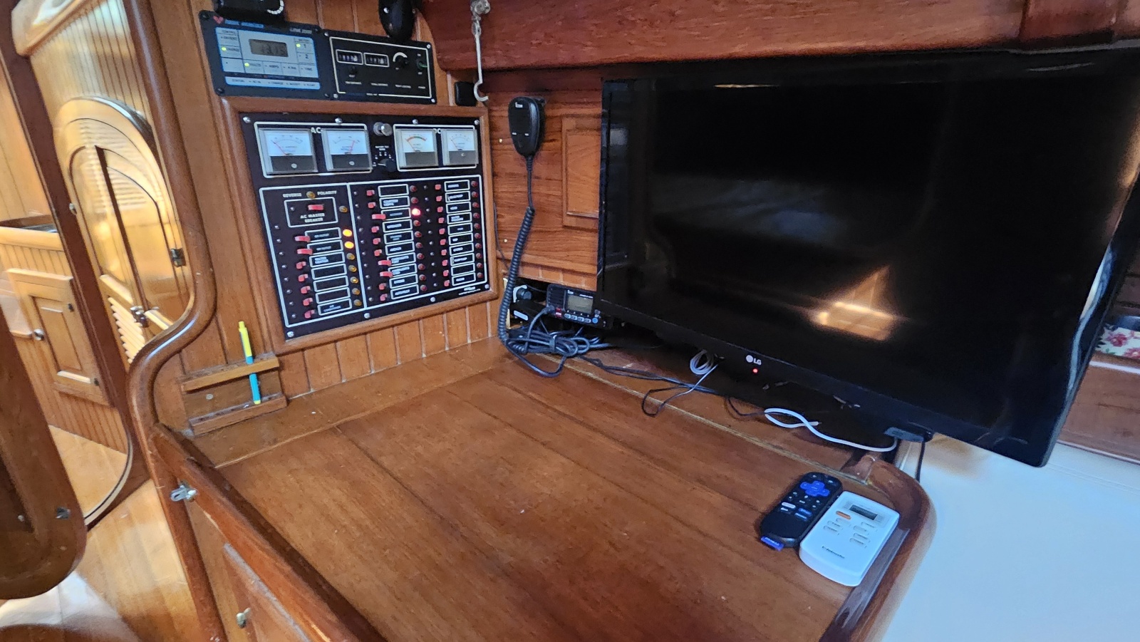 33' 1985 Hans Christian 33T