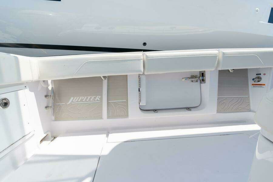 34ft Jupiter Yacht For Sale