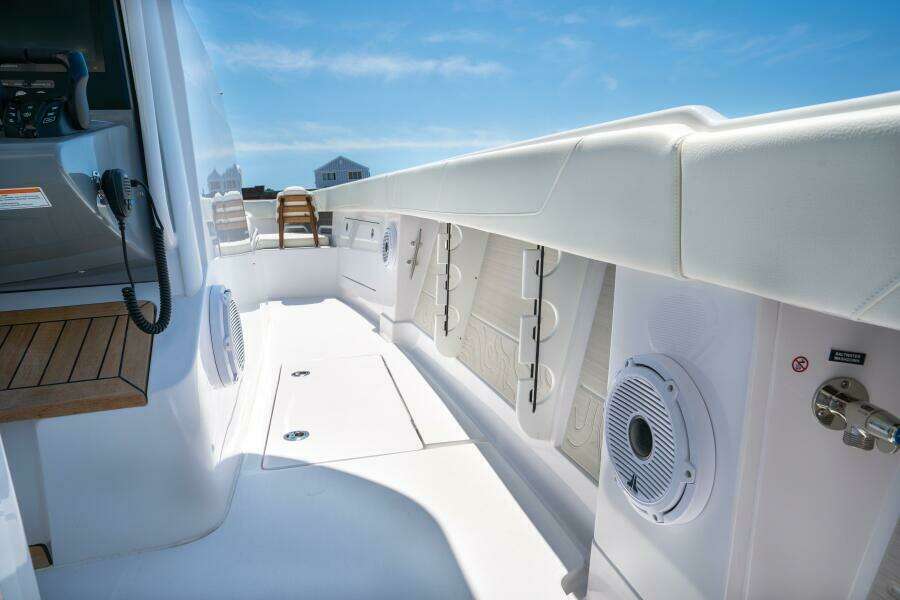 34ft Jupiter Yacht For Sale