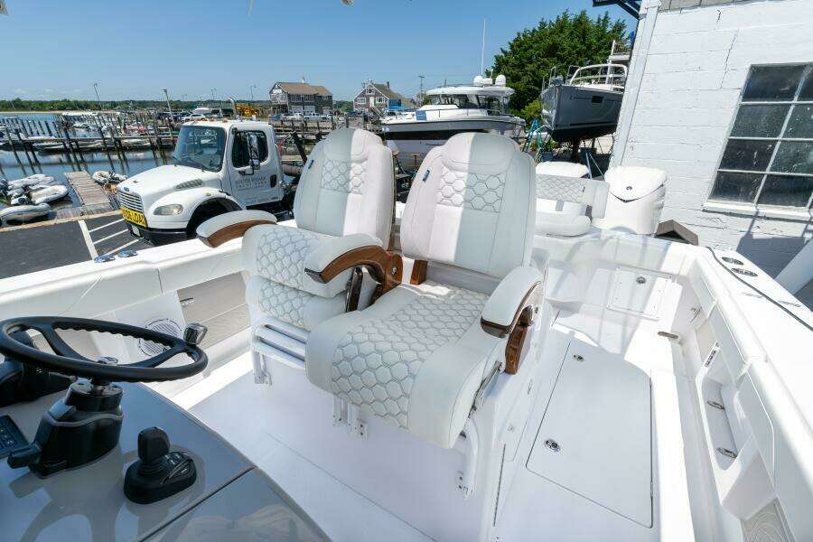 34ft Jupiter Yacht For Sale