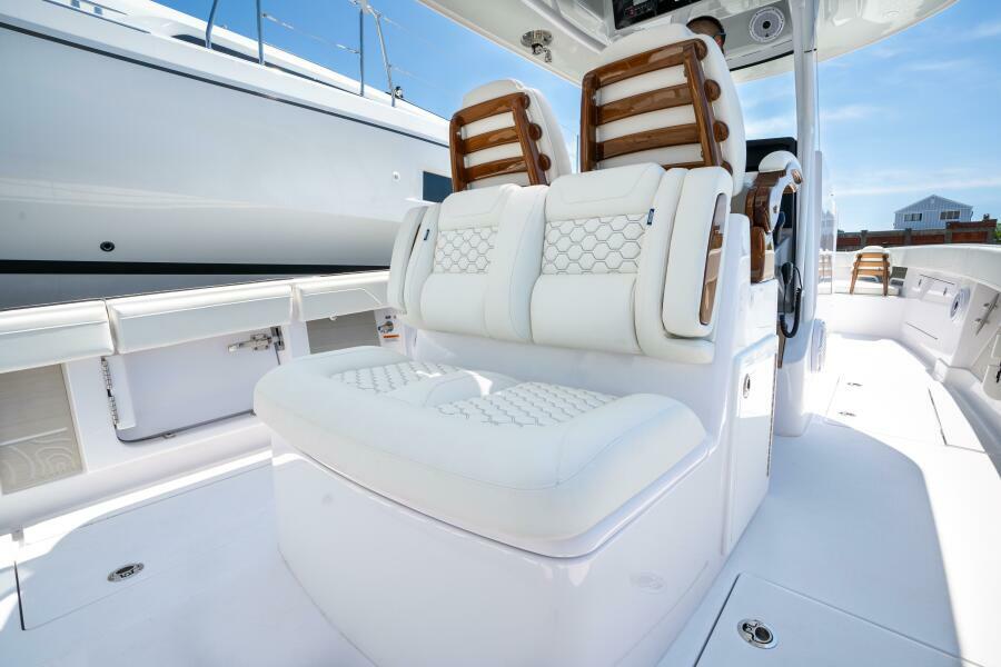 34' 2026 Jupiter 340LS