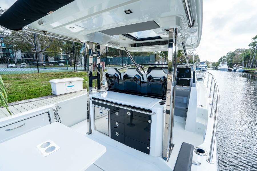 35' 2024 Jeanneau Leader 10.5 WA S2