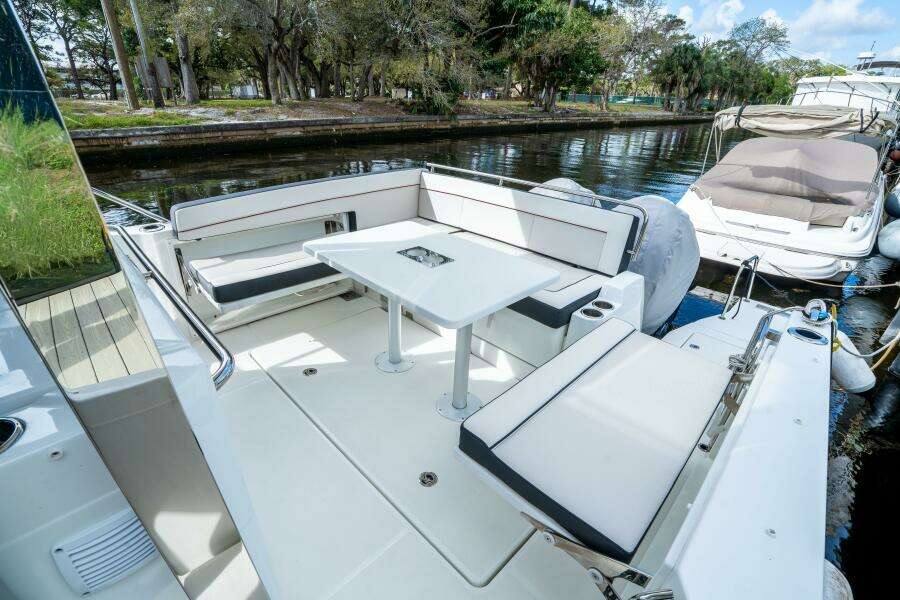 35ft Jeanneau Yacht For Sale