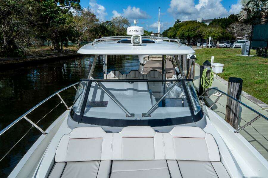 35ft Jeanneau Yacht For Sale