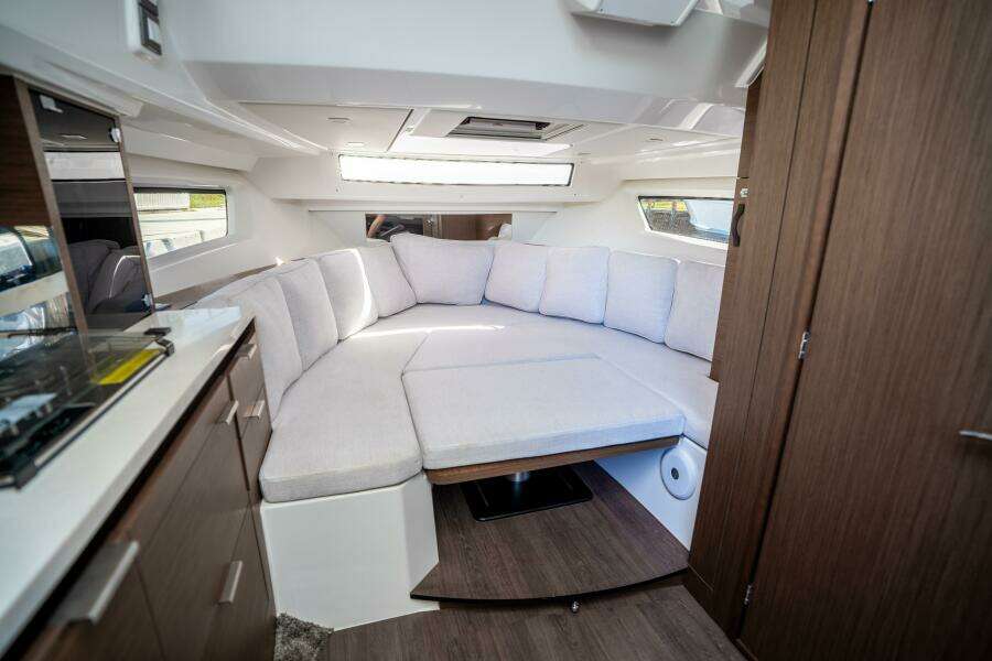 35ft Jeanneau Yacht For Sale