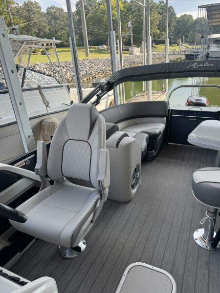 24' 2021 Avalon 2485 ENTERTAINER