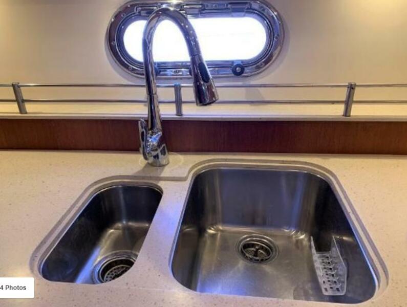 43' 2009 Tiara Yachts Sovran 4300