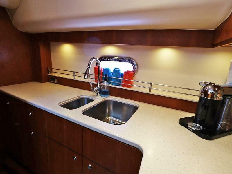 2009 Tiara Yachts Sovran 4300