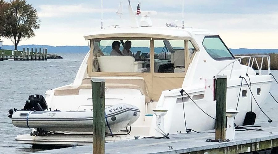 2009 Tiara Yachts Sovran 4300