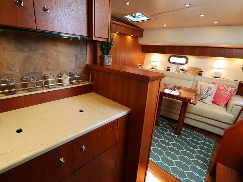 2009 Tiara Yachts Sovran 4300