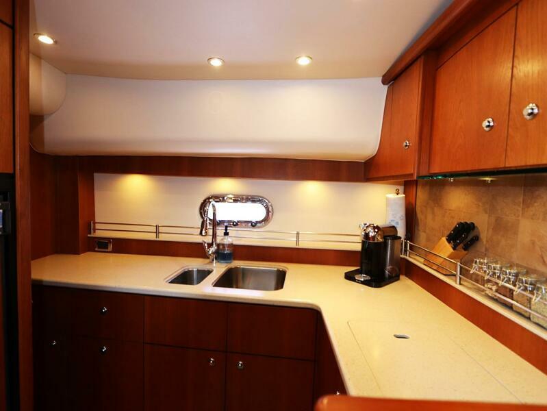 2009 Tiara Yachts Sovran 4300