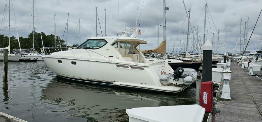 43' 2009 Tiara Yachts Sovran 4300