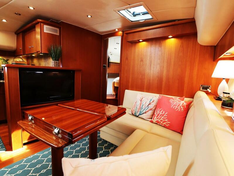 43' 2009 Tiara Yachts Sovran 4300