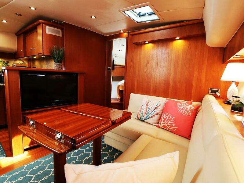 2009 Tiara Yachts Sovran 4300
