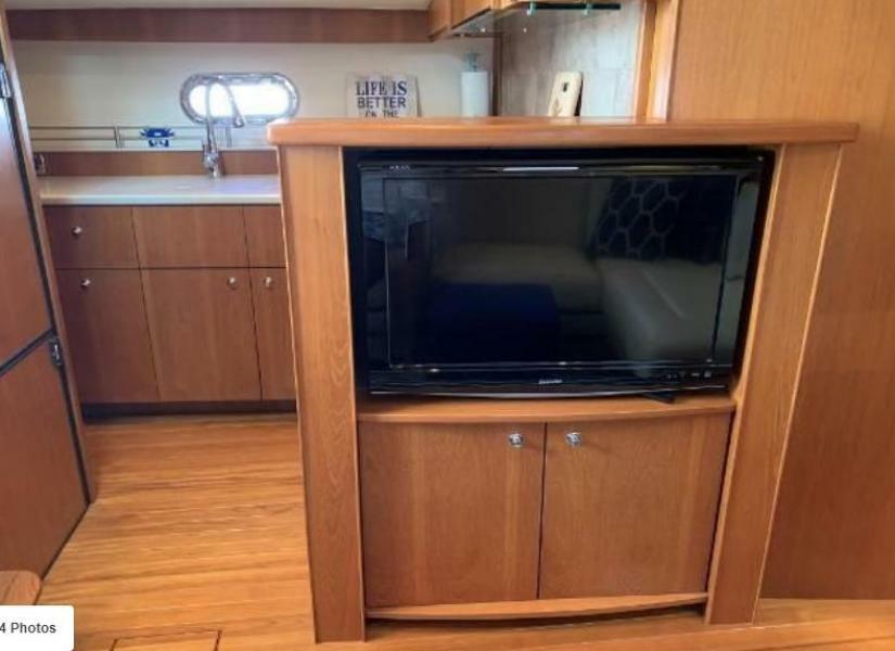 2009 Tiara Yachts Sovran 4300