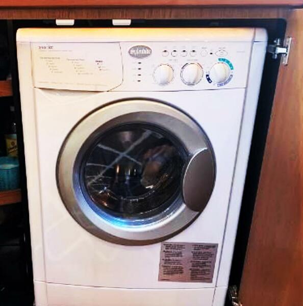 43' 2009 Tiara Yachts Sovran 4300