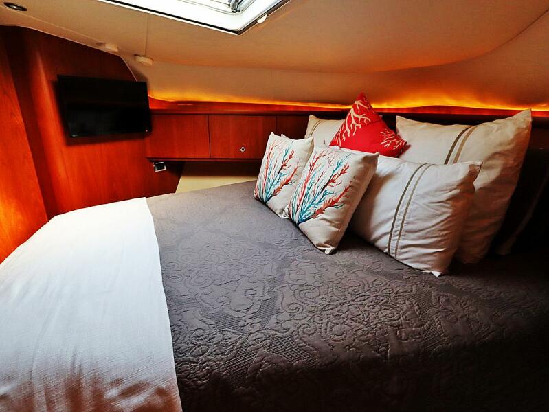 43' 2009 Tiara Yachts Sovran 4300