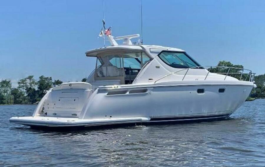 43' 2009 Tiara Yachts Sovran 4300
