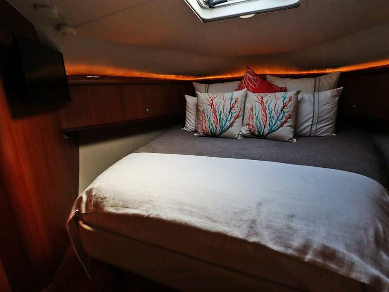 43' 2009 Tiara Yachts Sovran 4300