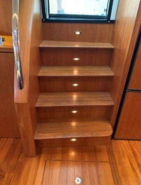 2009 Tiara Yachts Sovran 4300