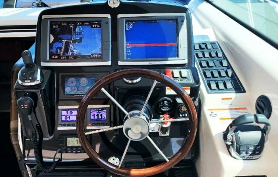 2009 Tiara Yachts Sovran 4300