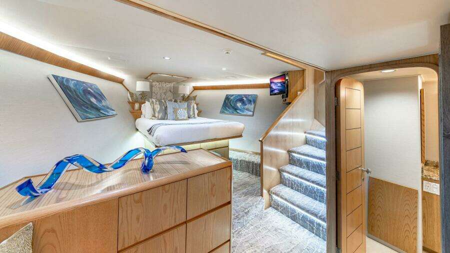 Margate 111ft Broward Yacht For Sale