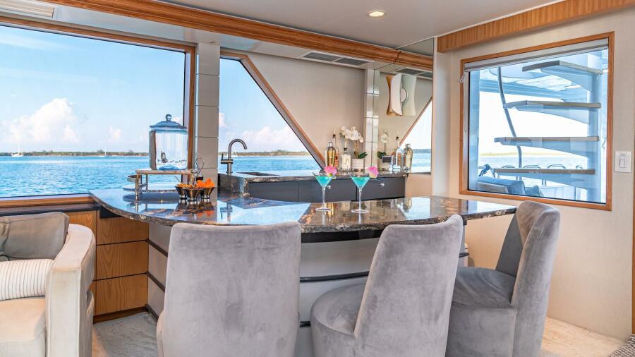 111' 1997 Broward Raised Pilothouse