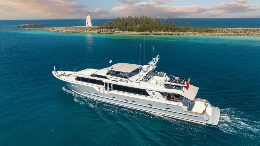 111' 1997 Broward Raised Pilothouse