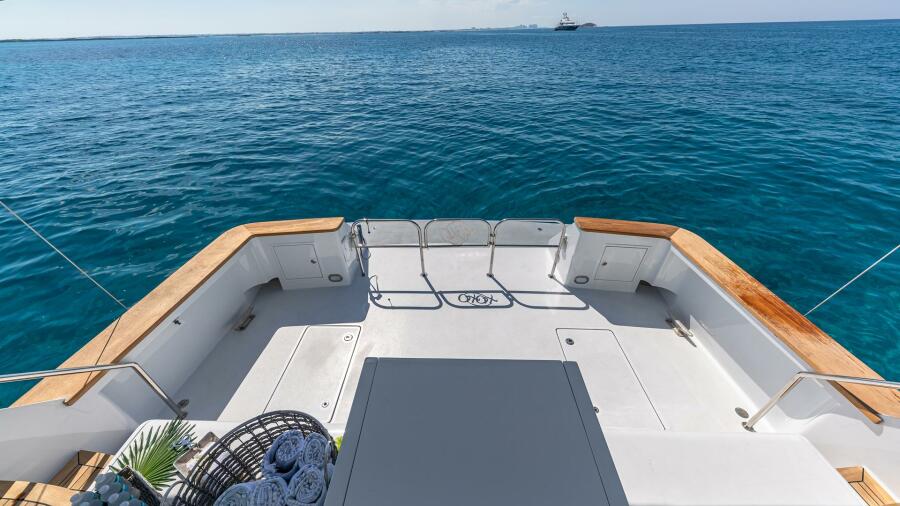 111' 1997 Broward Raised Pilothouse