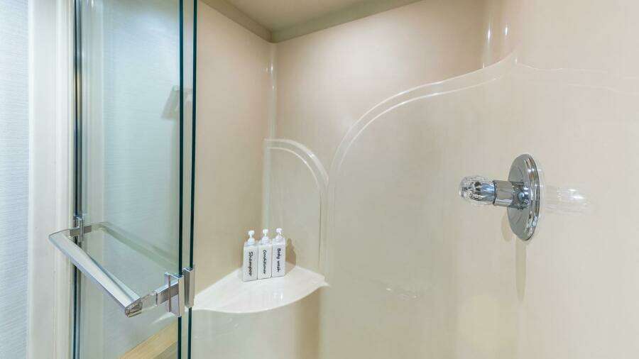 Margate 111ft Broward Yacht For Sale