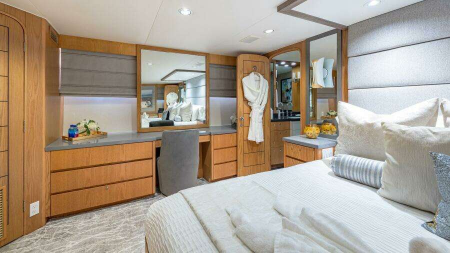 Margate 111ft Broward Yacht For Sale