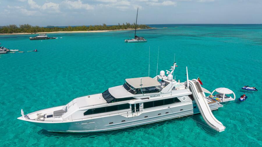111' 1997 Broward Raised Pilothouse