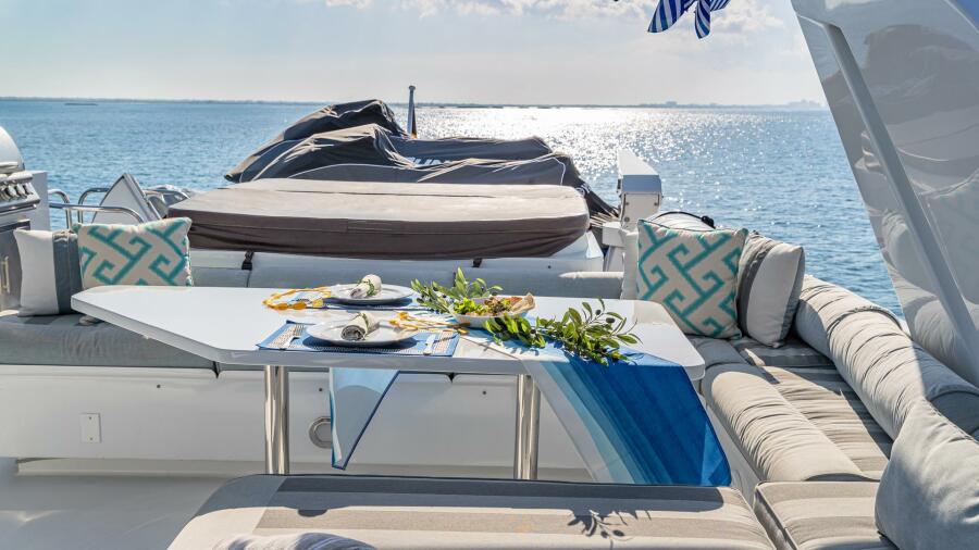 111' 1997 Broward Raised Pilothouse