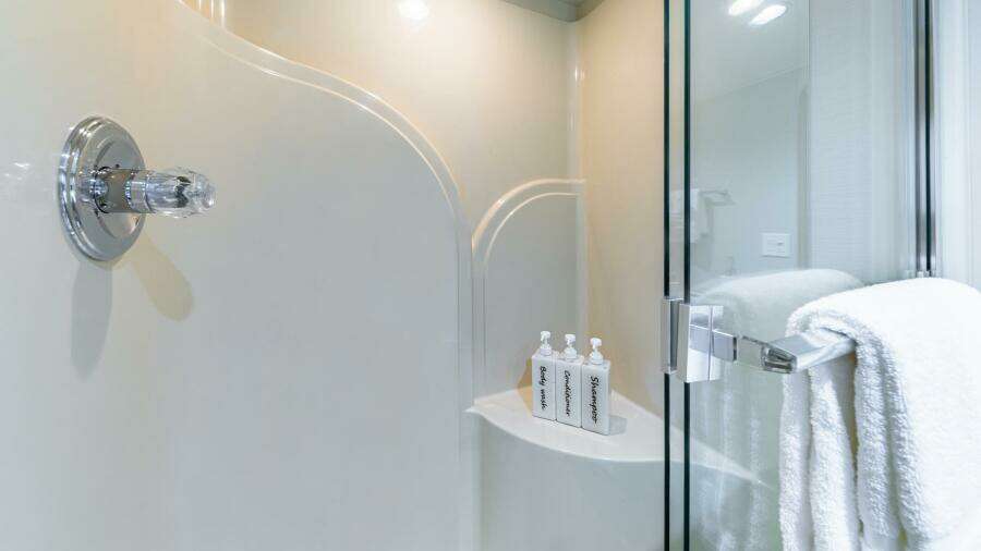 Margate 111ft Broward Yacht For Sale