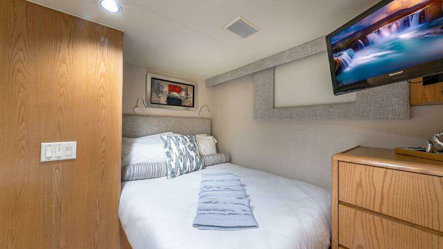 Margate 111ft Broward Yacht For Sale