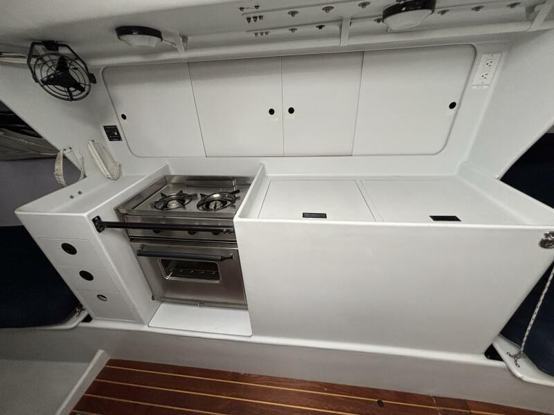 47' 1995 Concordia Tripp 47