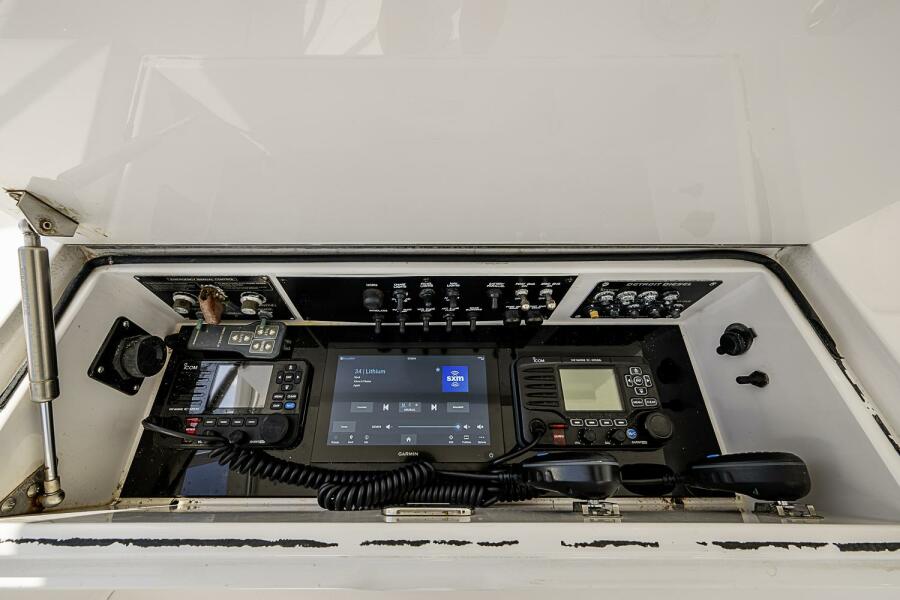 48' 2003 Viking 48 Convertible