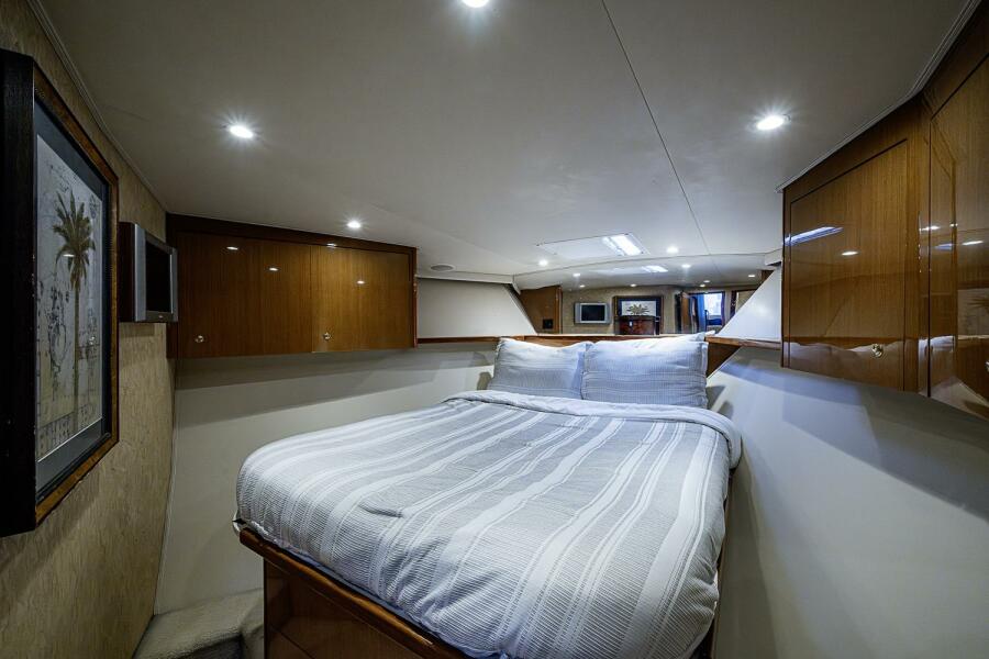 48' 2003 Viking 48 Convertible