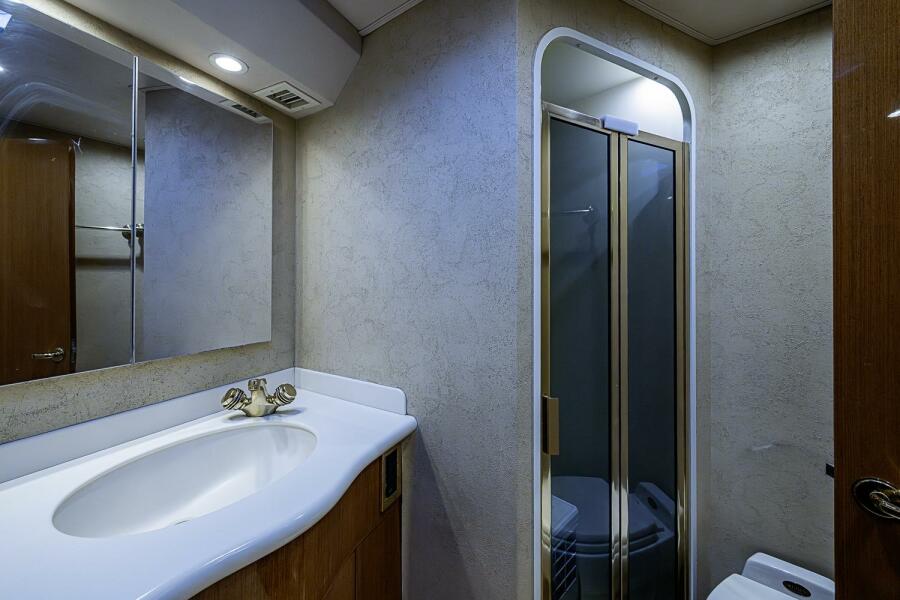 48' 2003 Viking 48 Convertible