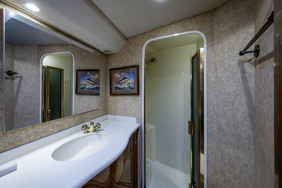 48' 2003 Viking 48 Convertible