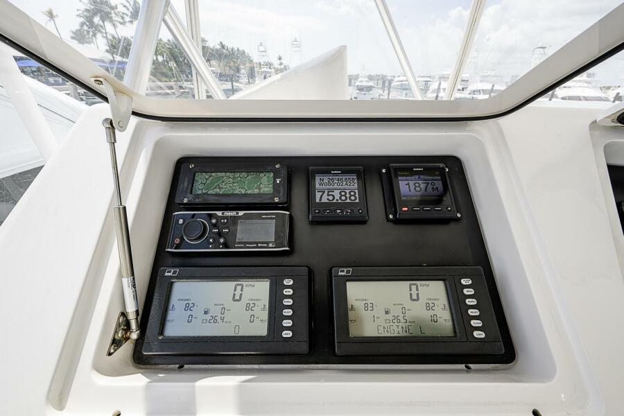 48' 2003 Viking 48 Convertible